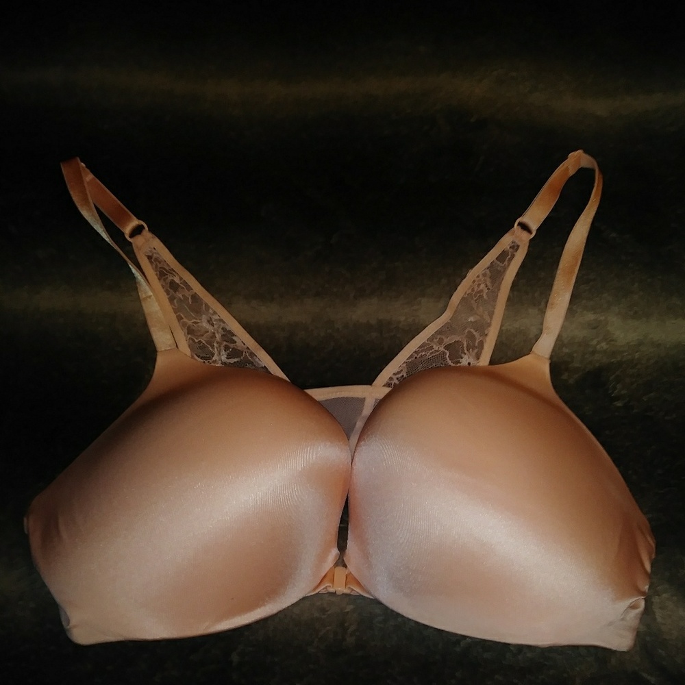 Brand New Victoria Secrets Push Up Bra